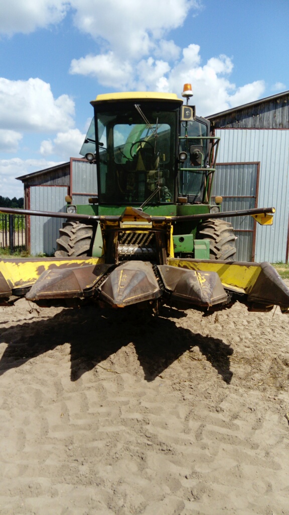 Sieczkarnia JOHN DEERE 5720