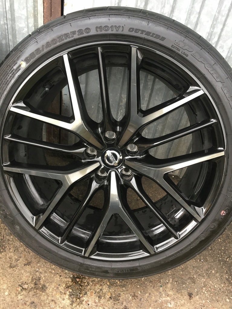 NISSAN GT-R FELGI Z OPONAMI 20