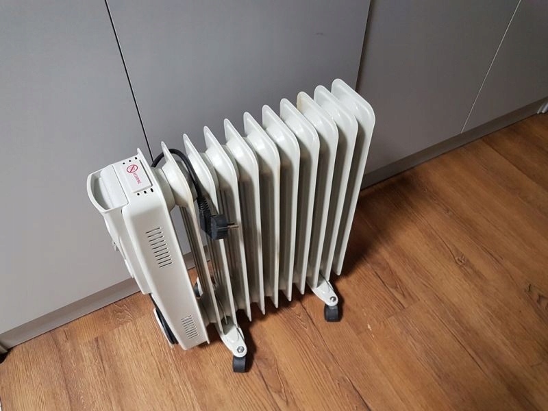 GRZEJNIK ELEKTRYCZNY OLEJOWY SKAN