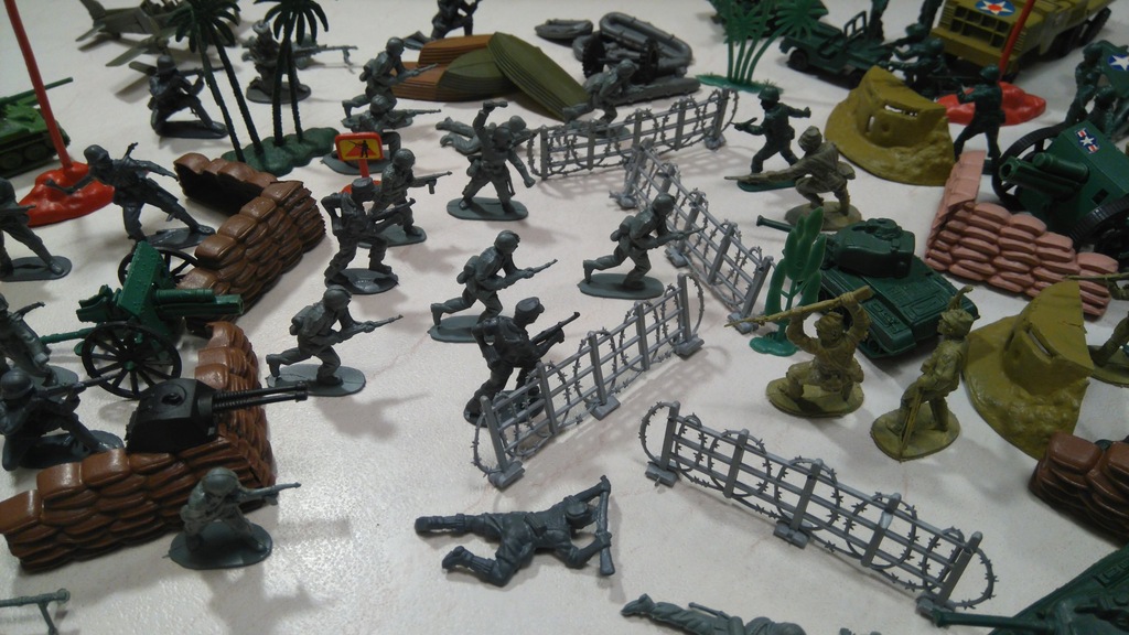 Żołnierzyki Plastikowe PRL 46 Figurek 36 element