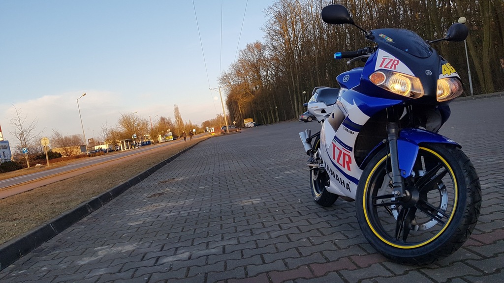 Yamaha TZR 50 malowanie Valentino Rossi 46