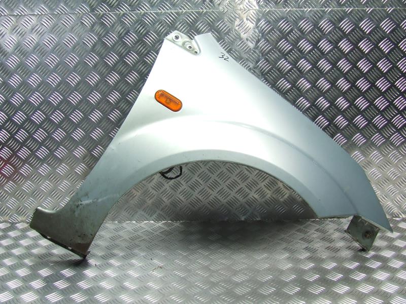 FIESTA MK6 BŁOTNIK PRAWY PRZÓD PRZEDNI 32