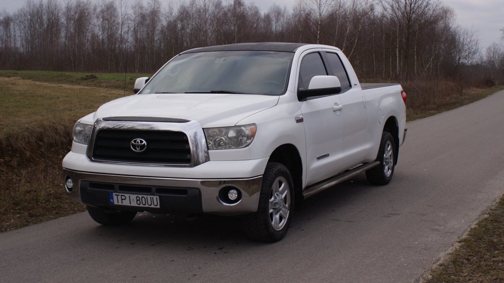 Toyota  Tundra  5,7 hemi  pomoc drogowa hak 4,5t