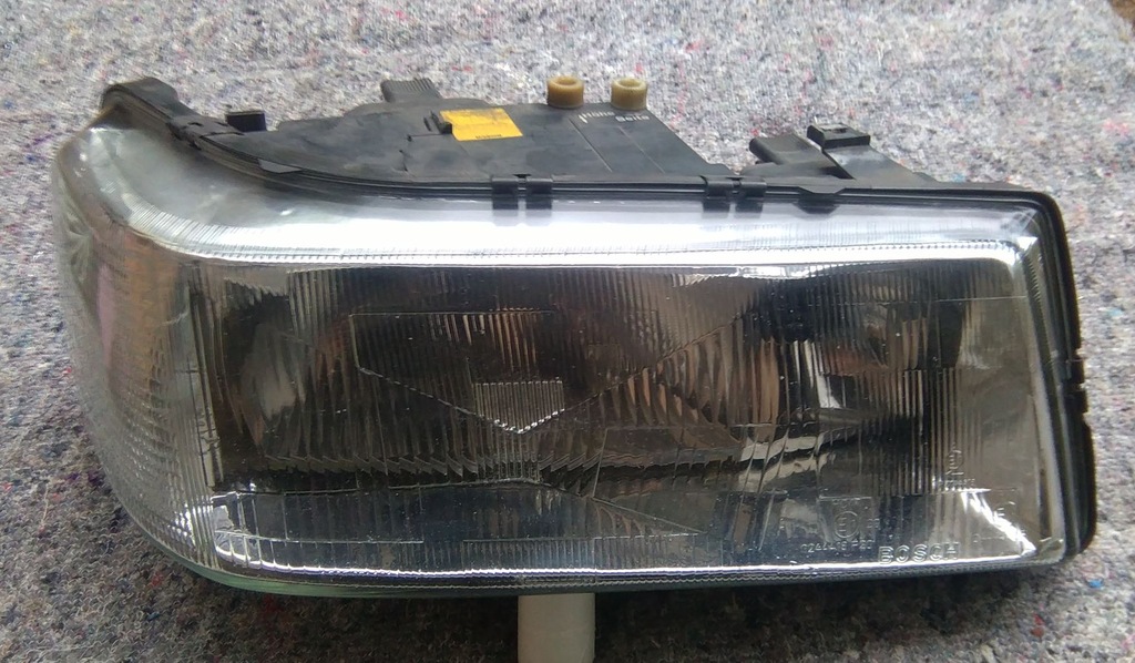 Lampa przod prawa Audi V8 D11 