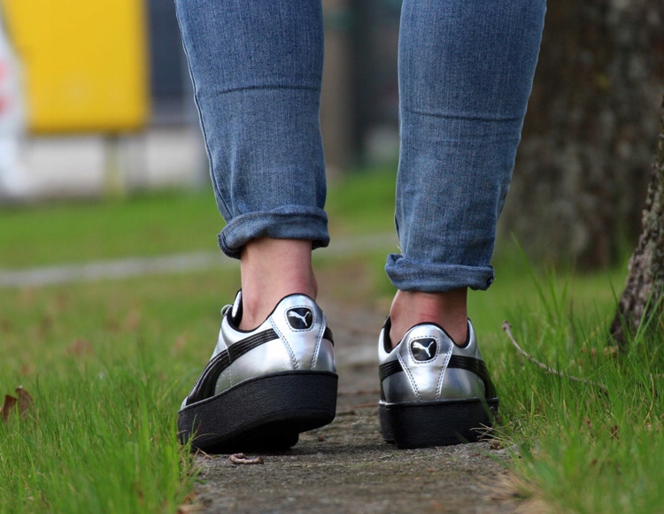 puma vikky platform metallic