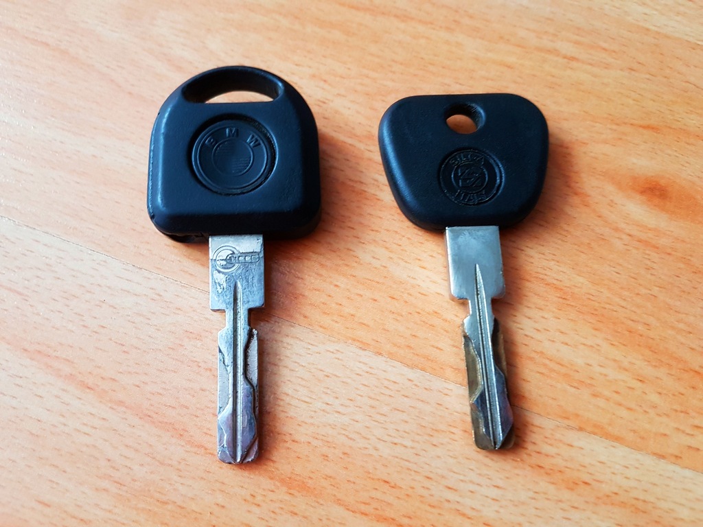 Oryginalny Kluczyk E30 E34 E36 + Zapas