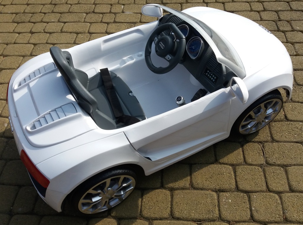 Avigo Audi R8 GT Spyder 6 Volt Ride On