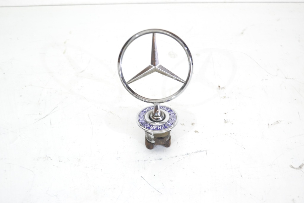 Mercedes E W211 emblemat znaczek 6830532930 oficjalne
