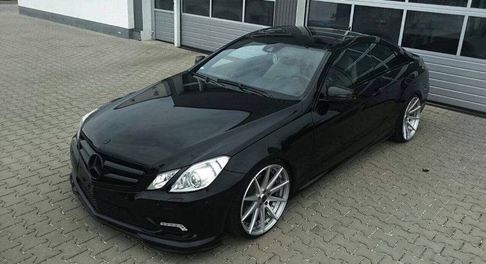 MERCEDES W207 E-COUPE NAKŁADKI PROGOWE AMG TUNING