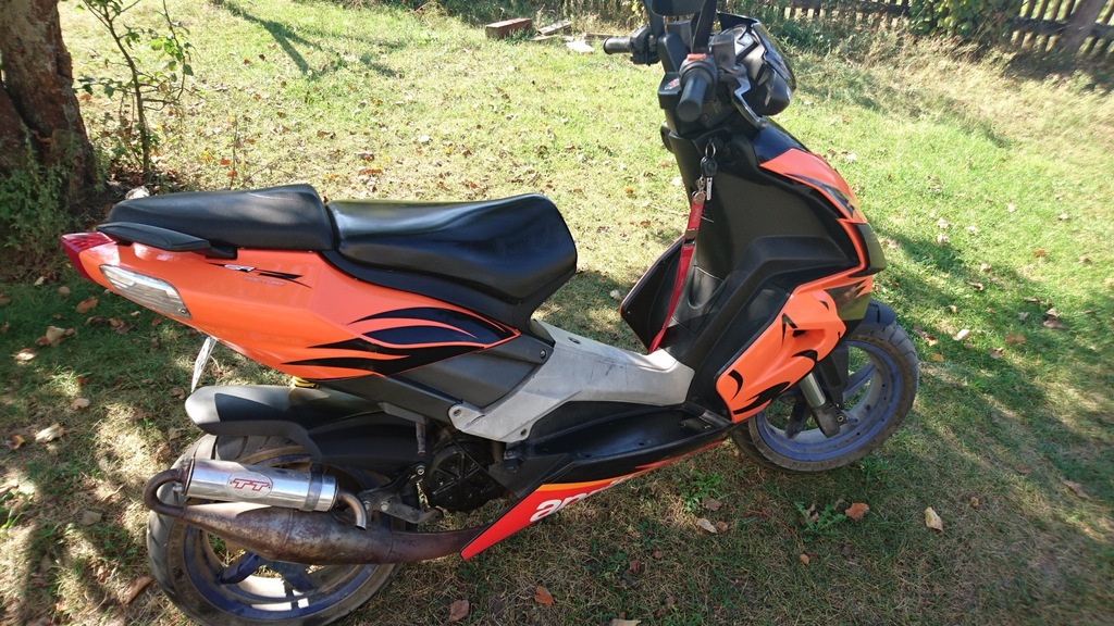 skuter aprilia  sr 50 factory