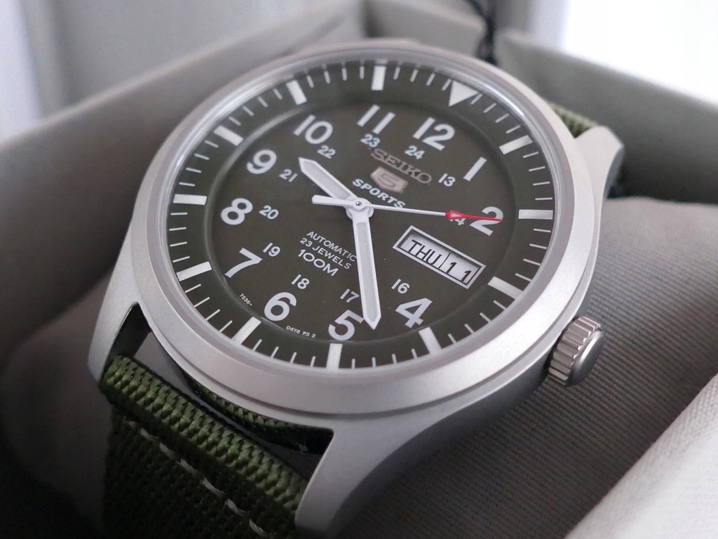 seiko 5 snzg09
