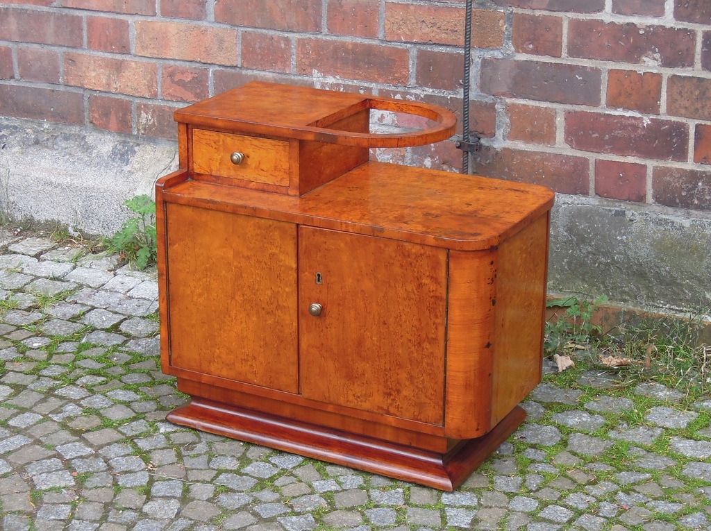 Szafka Art Deco Jasna Antyki przy Szewskiej