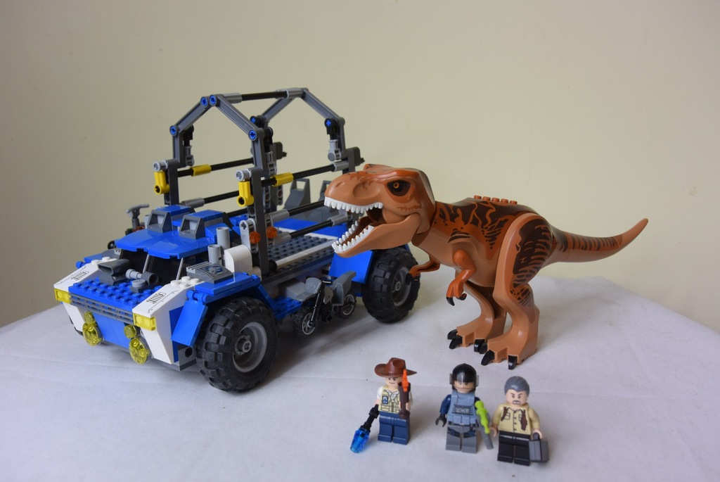Klocki LEGO Jurassic World 75918 Tropiciel tyranoz