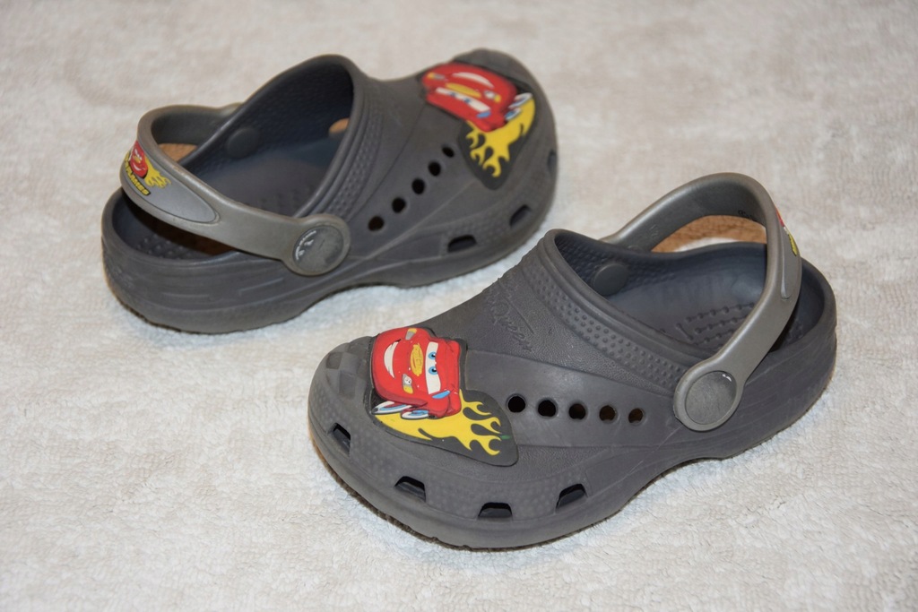 Crocs 6 deals c 7