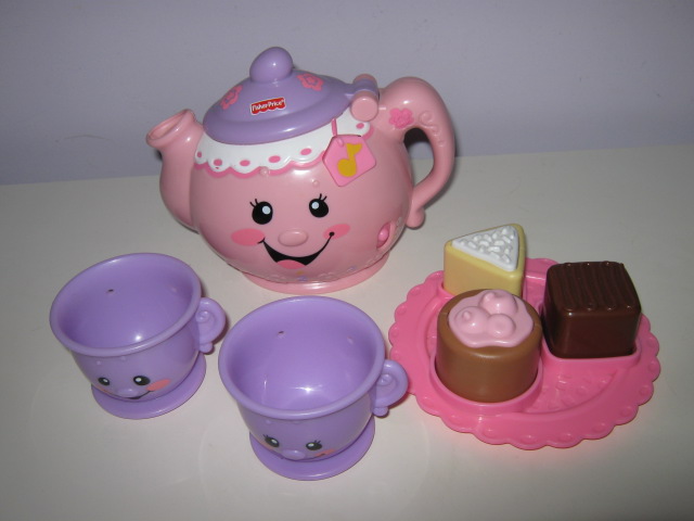 FISHER PRICE DZBANUSZEK MELODYJNY +ZASTAWA KUCHNIA