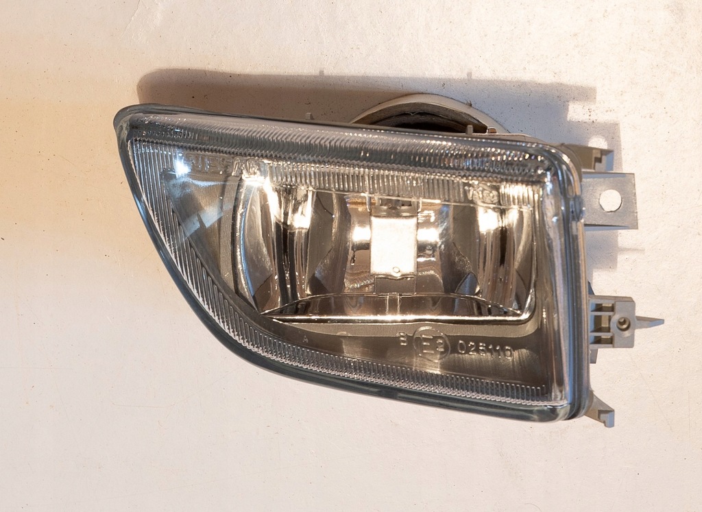 Lampa przeciwmgielna Nissan Primera 261502F025