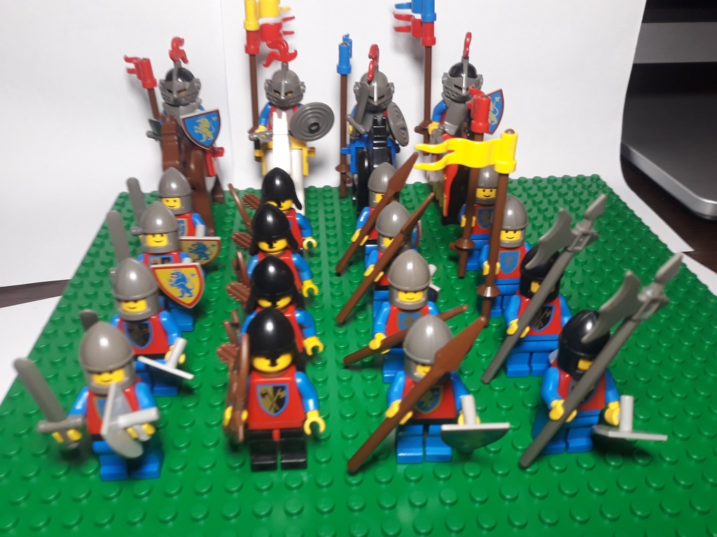 LEGO CASTLE ZAMEK RYCERZE ARMIA CRUSADER AXE/LION