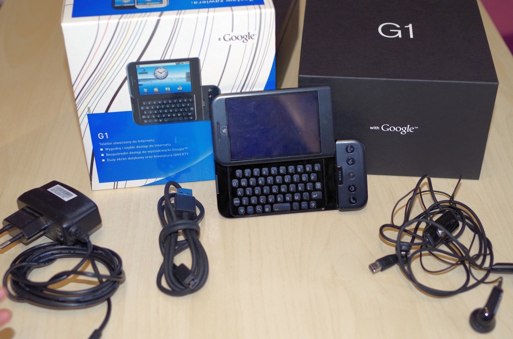HTC Era G1 Dream + ładowarka + słuchawki + kabel