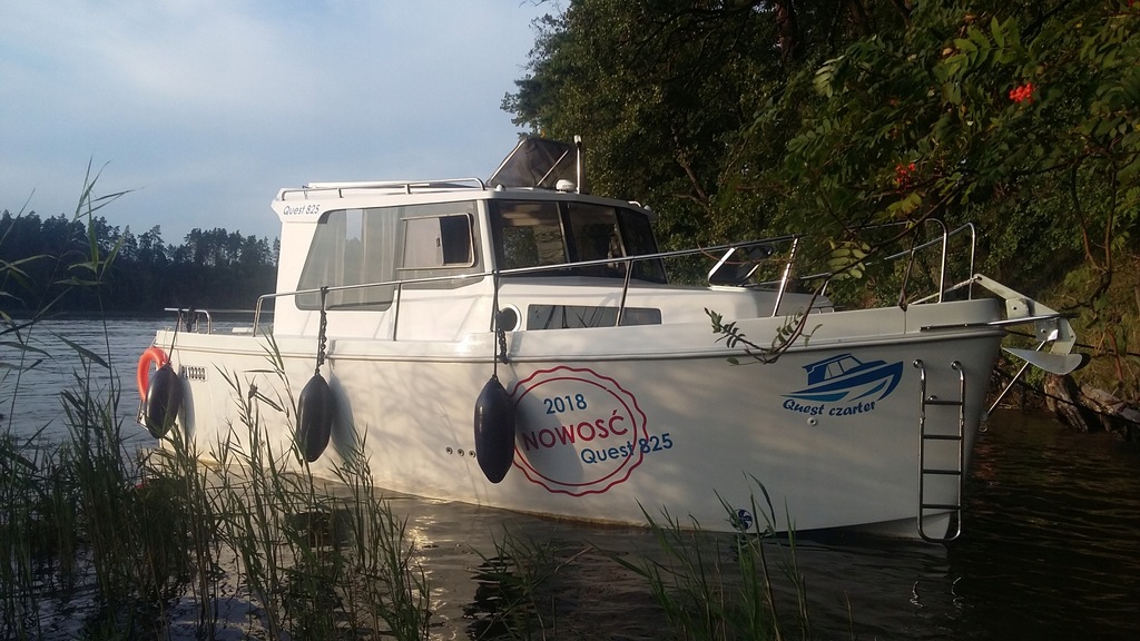 Quest 825 jacht motorowy łódź houseboat czarter