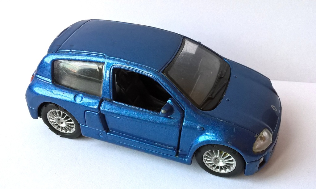 RENAULT CLIO V6 SPORT-Maisto