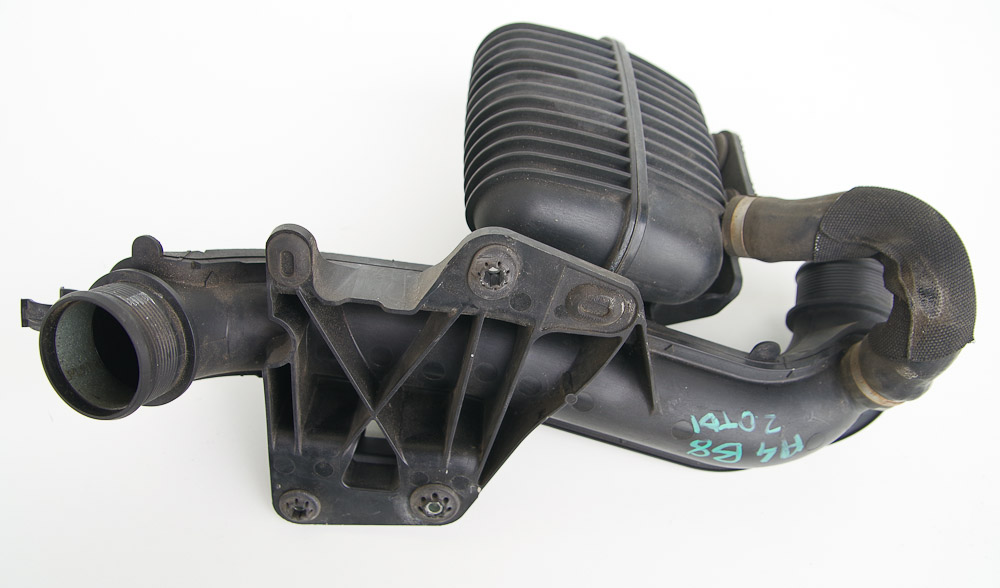 AUDI A4 B8 RURA 2.0TDI INTERCOOLERA 8K0145673AD