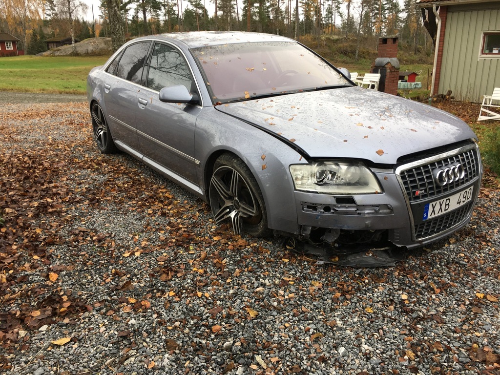 Audi A8 D3 4.2mpi Lift model 2006 ,Uszkodzone