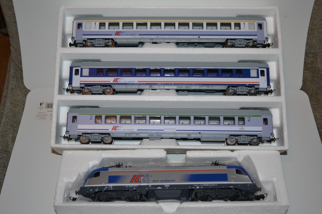 EU-44 PKP ICC InterCity Warszawa Grochów PIKO H0