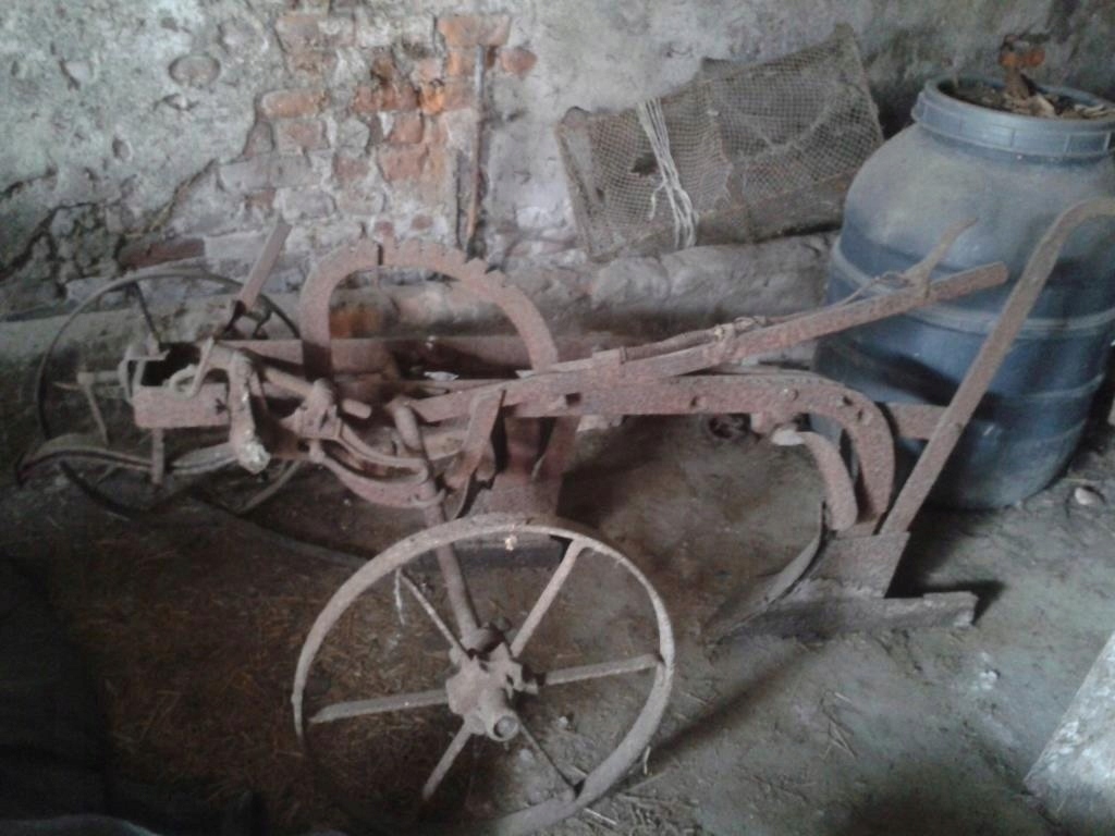 Pług konny jedno i dwu skibowy