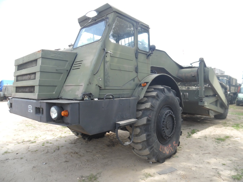 Zgarniarka samojezdna d-357 Skraper z wojska 120 m