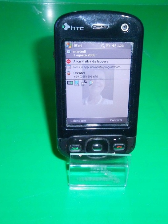 HTC TRIN 100 BEZ SIMLOCKA ANG MENU