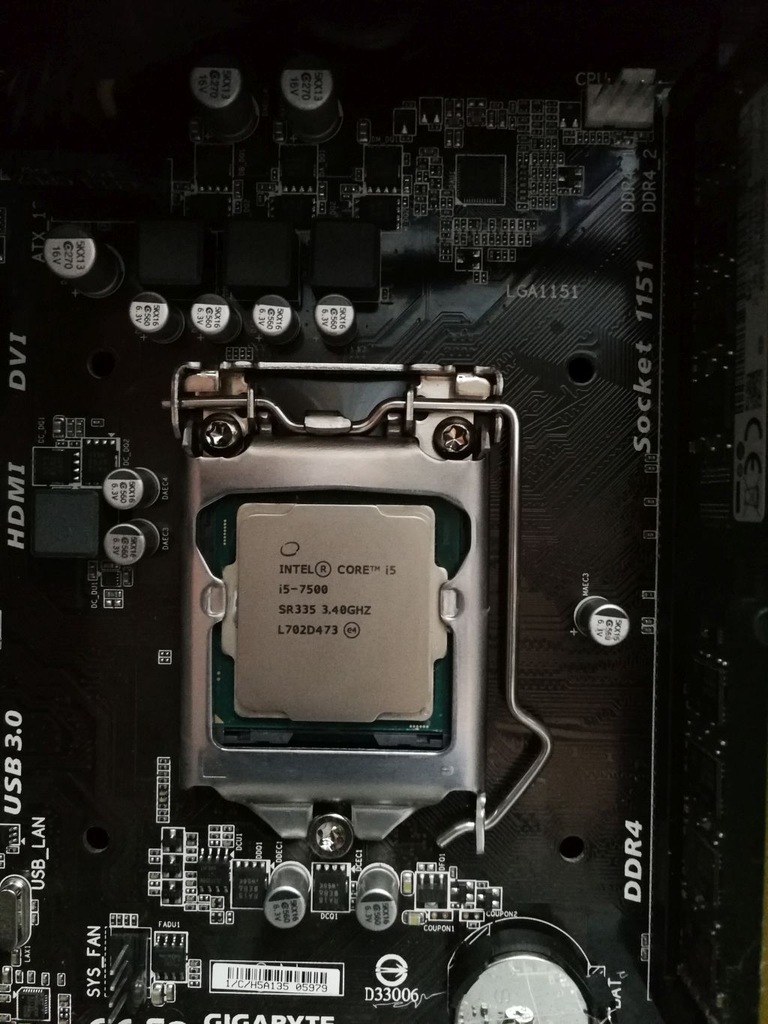 Intel i5 7500 3.8GHz
