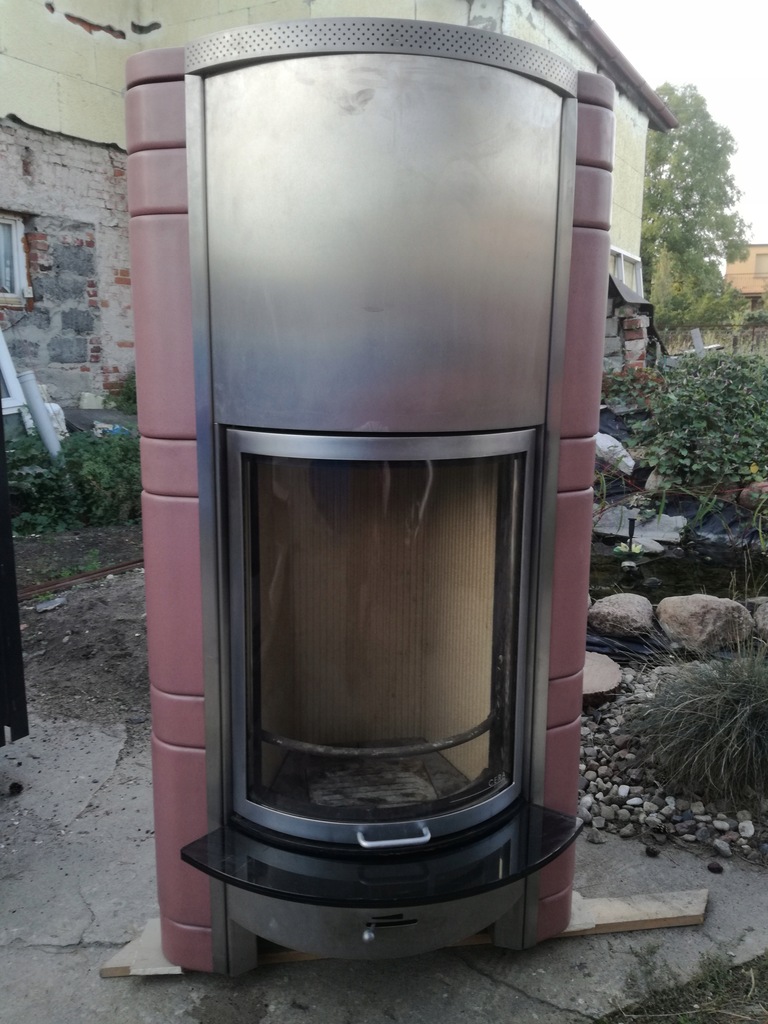Kominek Cera Design kaflowy z windą.