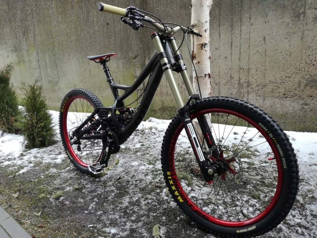 demo 8 downhill bike