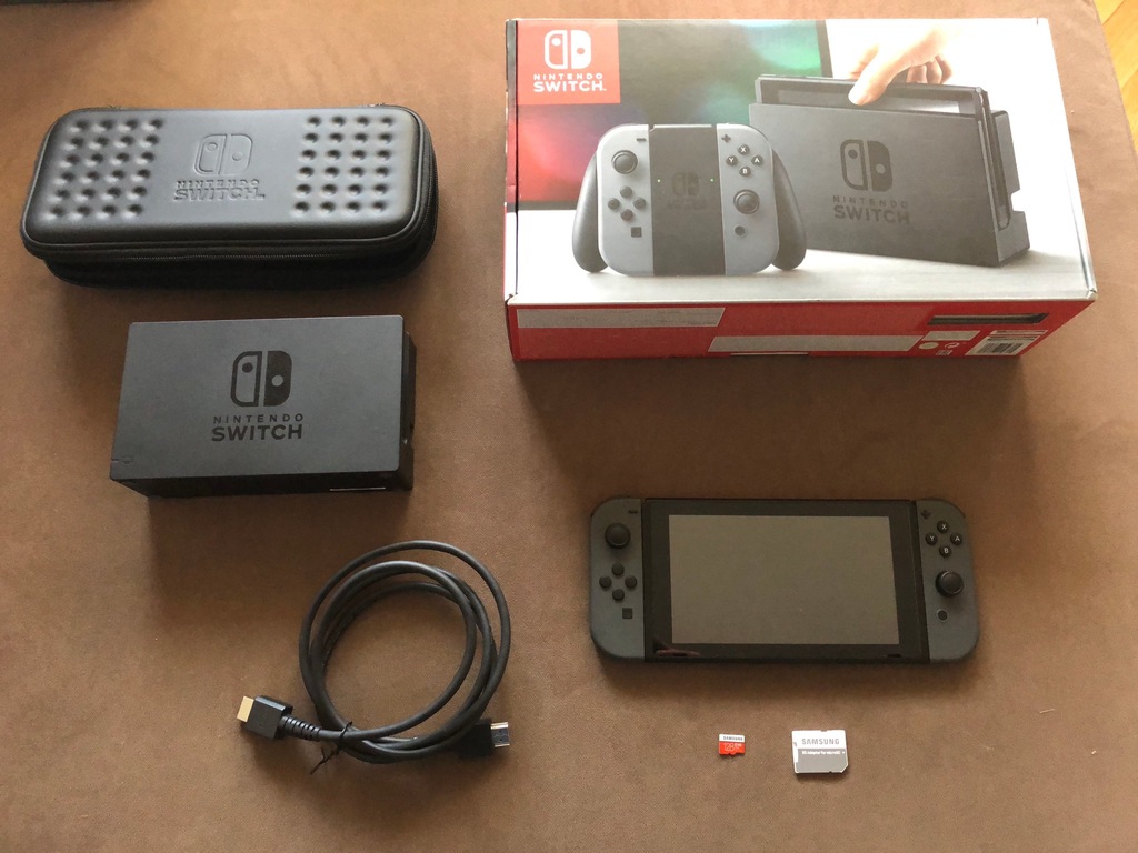 Nintendo Switch + 13 gier + karta 128GB + etui