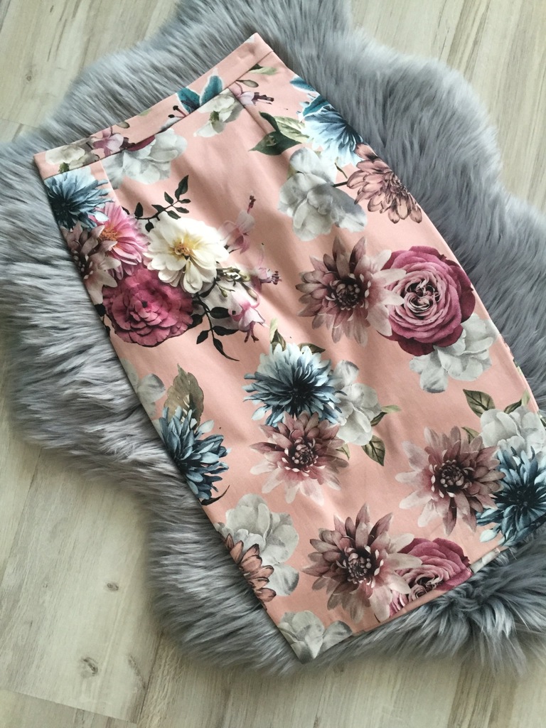 Ołówkowa spodnica w kwiaty Mohito XXS