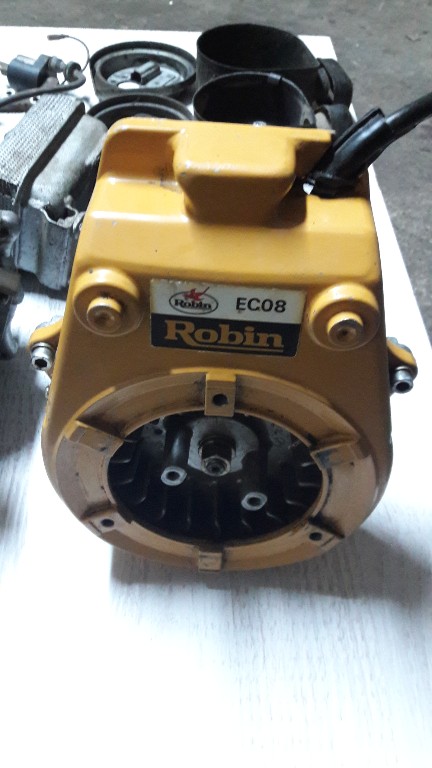 ROBIN EC 08 12 STOPA SKOCZEK CZĘŚCI WACKER BOMAG