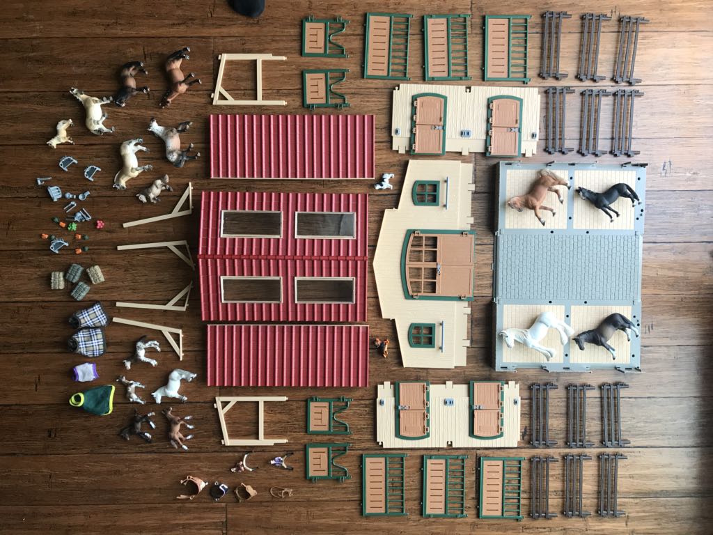 Stajnia dla koni schleich + 16 koni