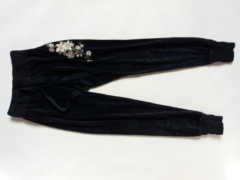 Lipsy London - aksamitne spodnie dresowe - r. 36