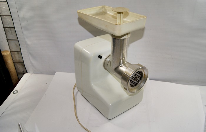ELEKTRYCZNA MASZYNKA DO MIĘSA ZELMER 86 180W
