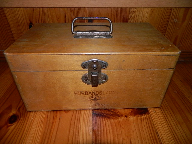 Stare pudełko drewniane.