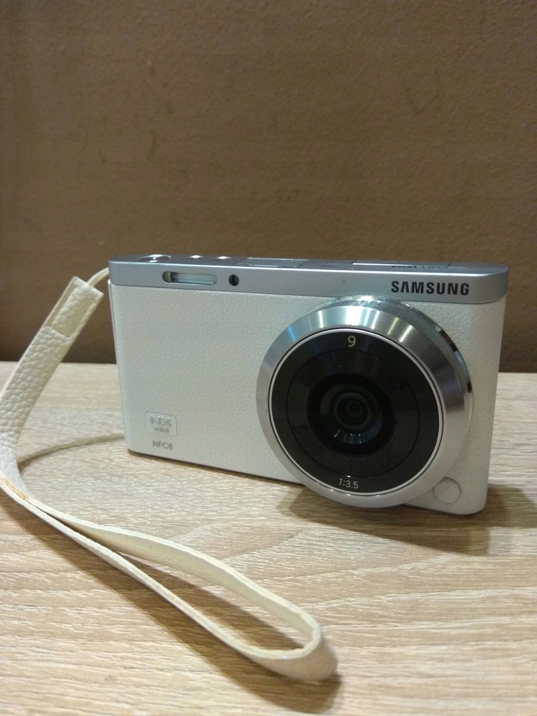 APARAT SAMSUNG NX MINI Z OBIEKTYWEM 9MM_PAB