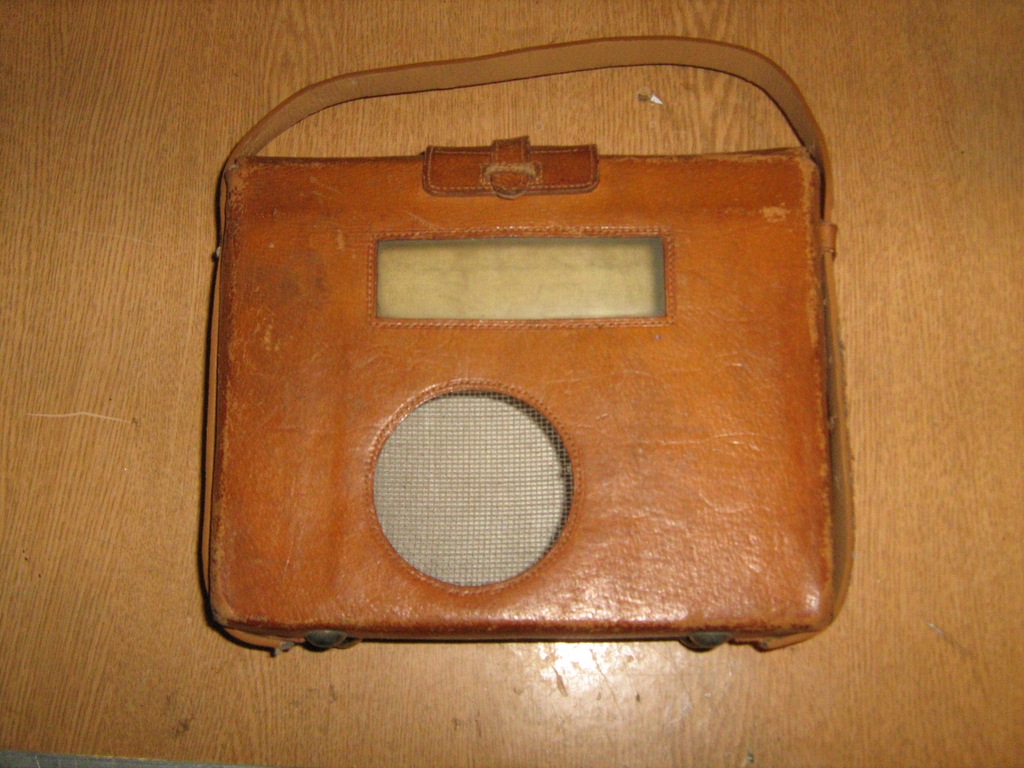 RADIO  SZAROTKA - PIĘKNY  FUTERAŁ