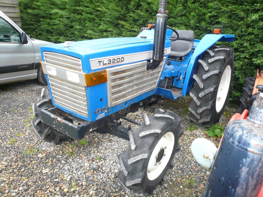 ISEKI TL 3200 DIESEL 4X4 WSPOMAGANIE KIEROWNICY.