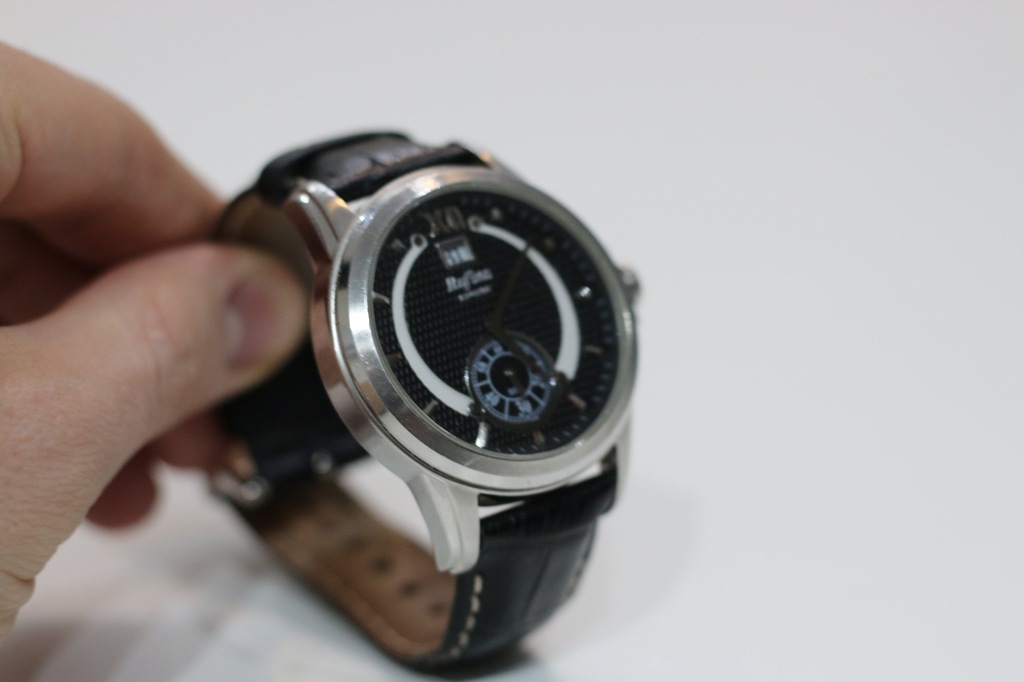 rofina supreme quartz watch