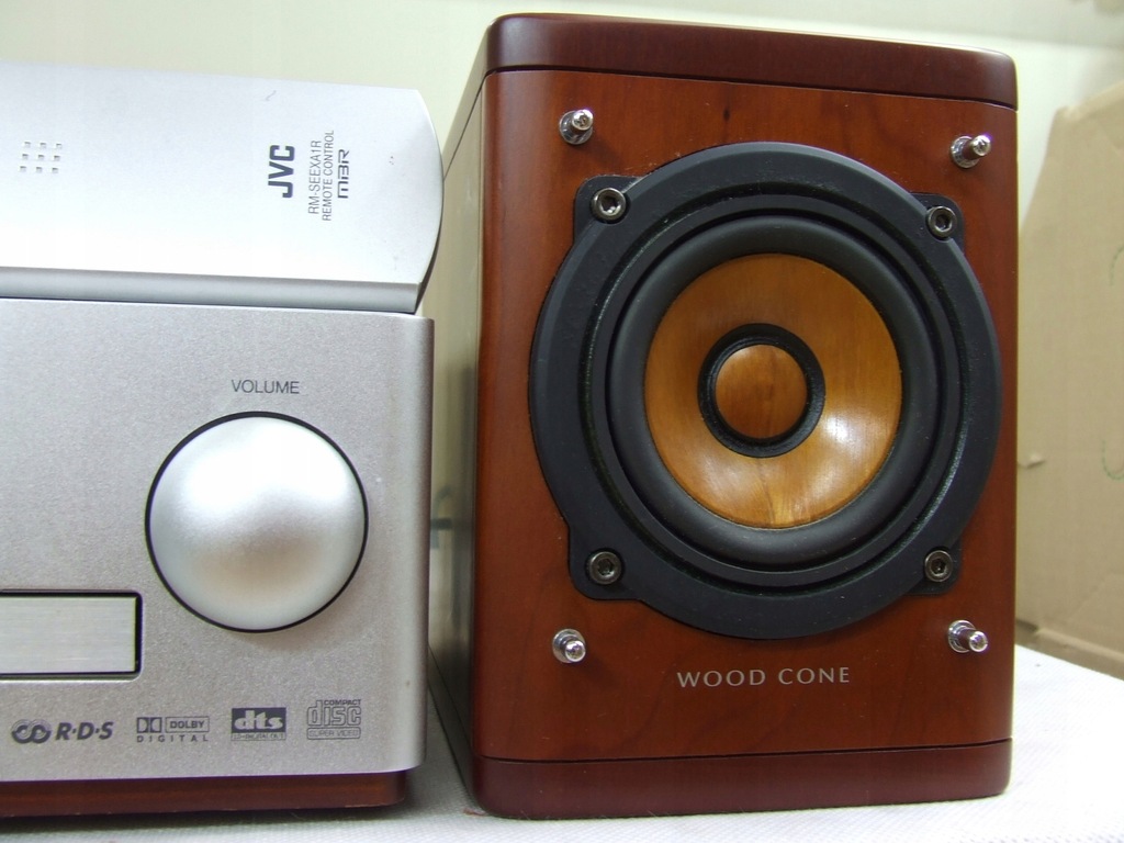 Wieża JVC CAEXA1 /2x30W/DVD/MP3/dts/PILOT 7579195501 oficjalne