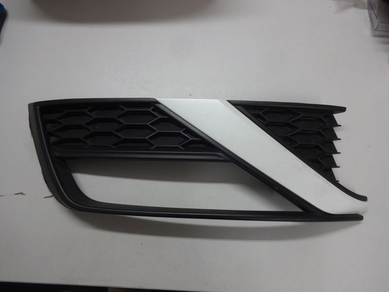 Polo GTI kratka zderzaka lewa 6C0853665G