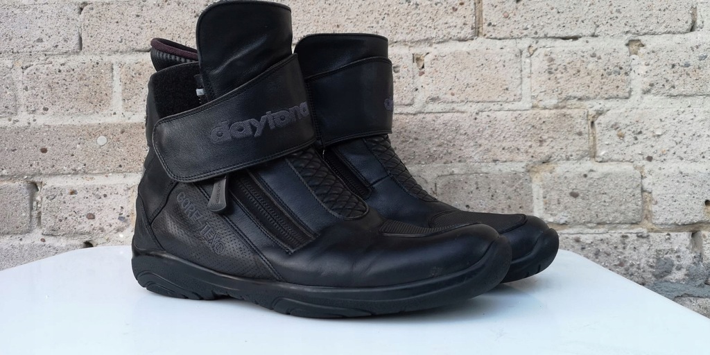 daytona arrow boots