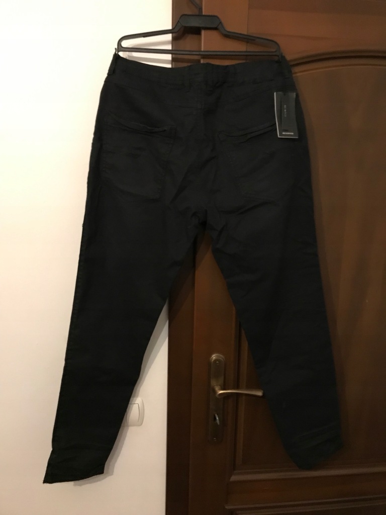 Spodnie męskie - jeansy RESERVED roz. 32 SLIM FIT