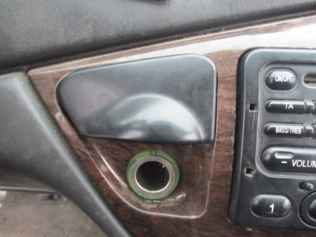 GNIAZDO ZAPALNICZKA FORD FOCUS MK1 96-00
