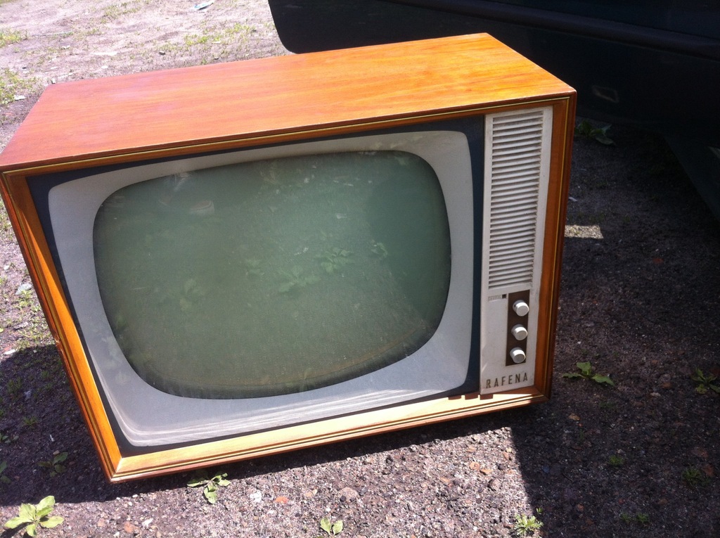 stary telewizor lampowy kineskopowy rafena cz/b